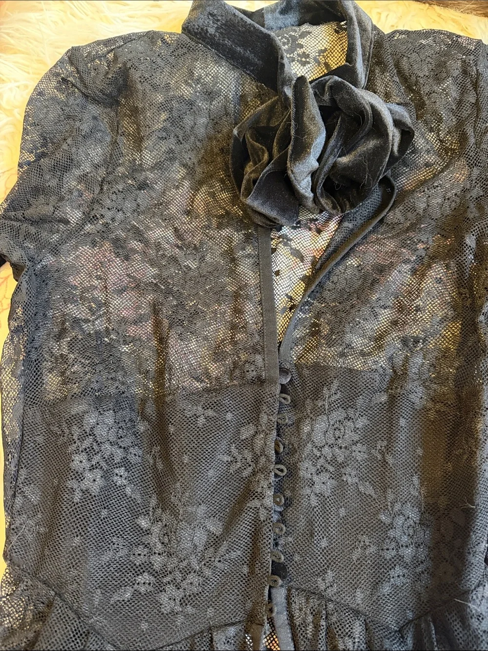 Unique Vintage Black Lace Duster with Floral Lining - Picture 2 of 10